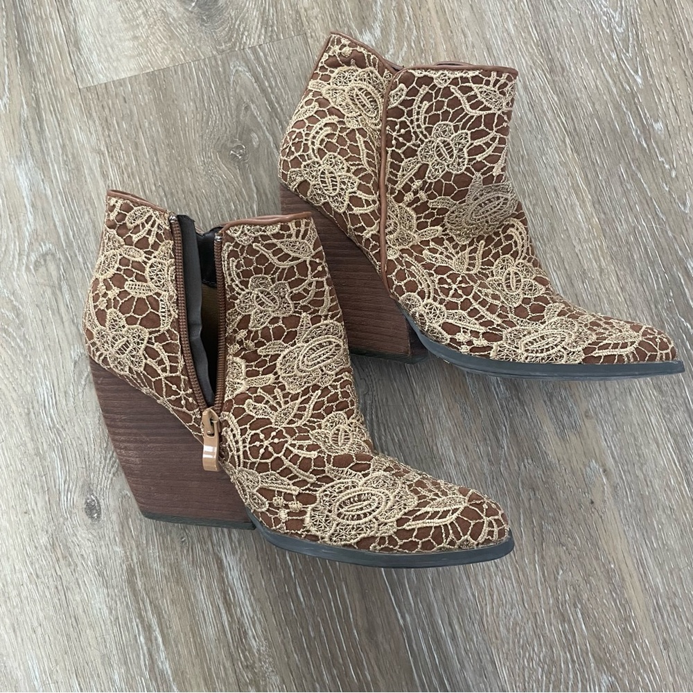 Very Volatile Lace Print Booties